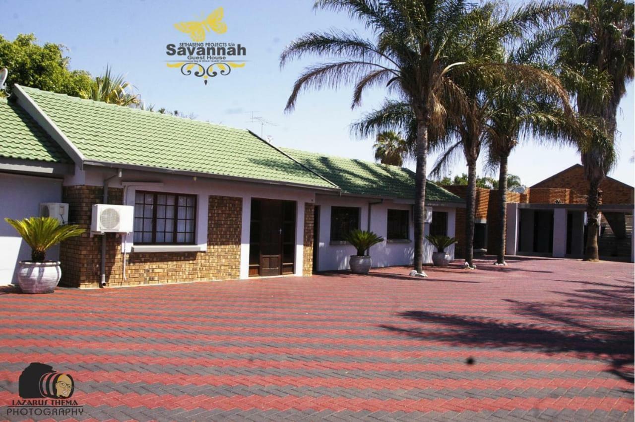 Savannah Guest House ポロクワネ エクステリア 写真
